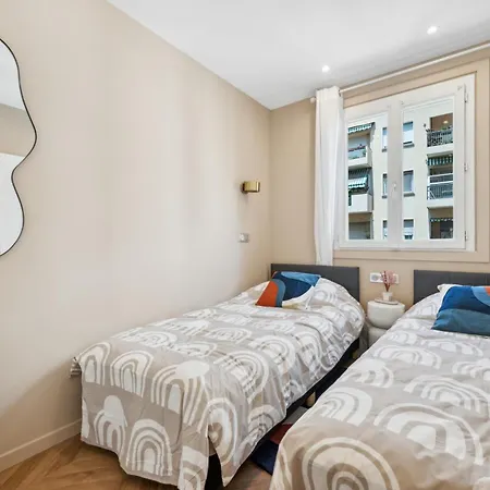 Luxueux, Spacieux Et Equipe A 5 Min Du Port Apartment Nice